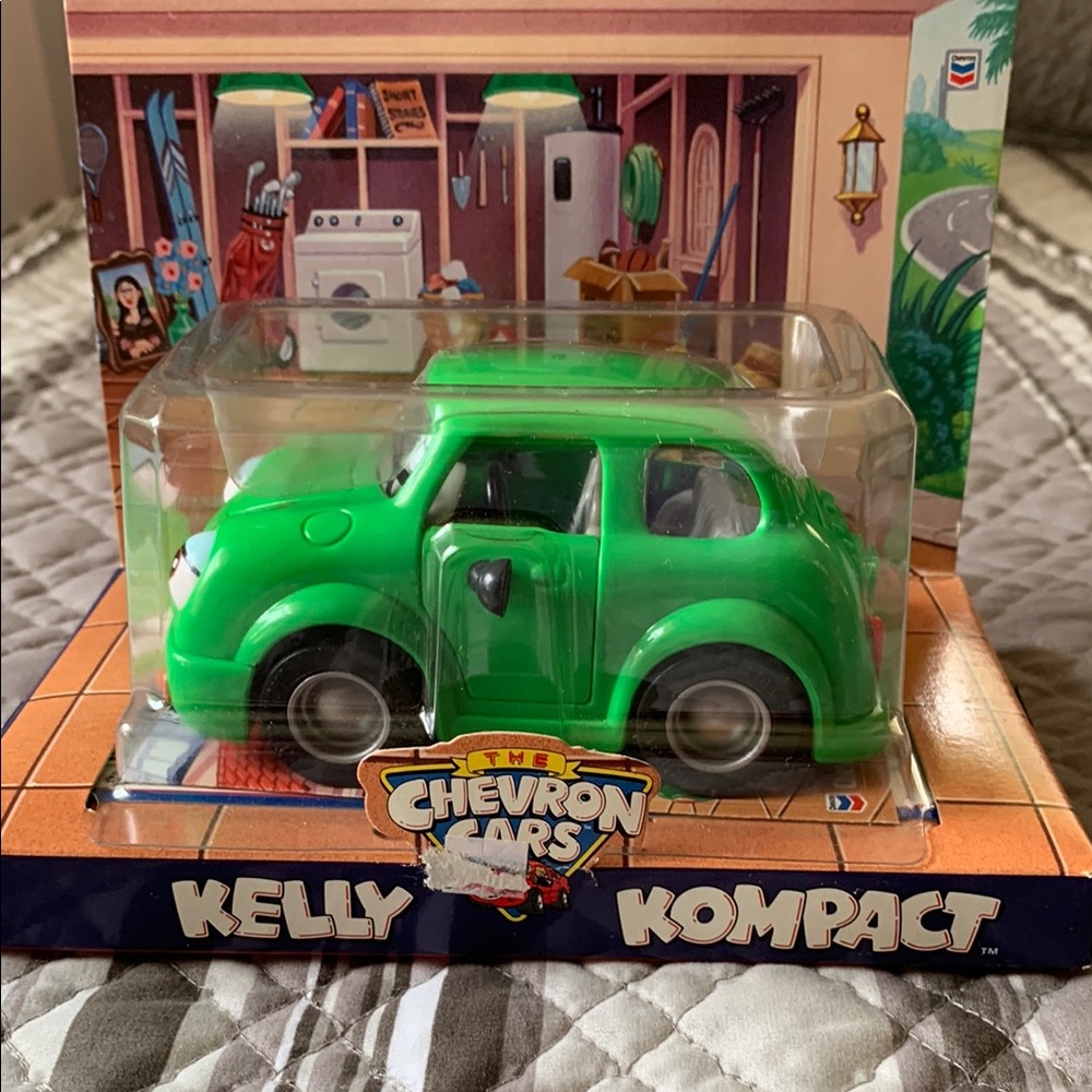 Kelly Kompact-The Chevron Cars Vintage Collectible 1998 🆕